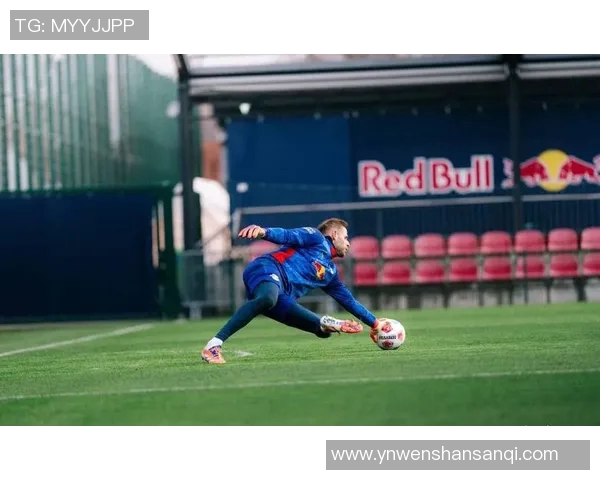 莱比锡红牛客场大捷，力克门兴豪取三分